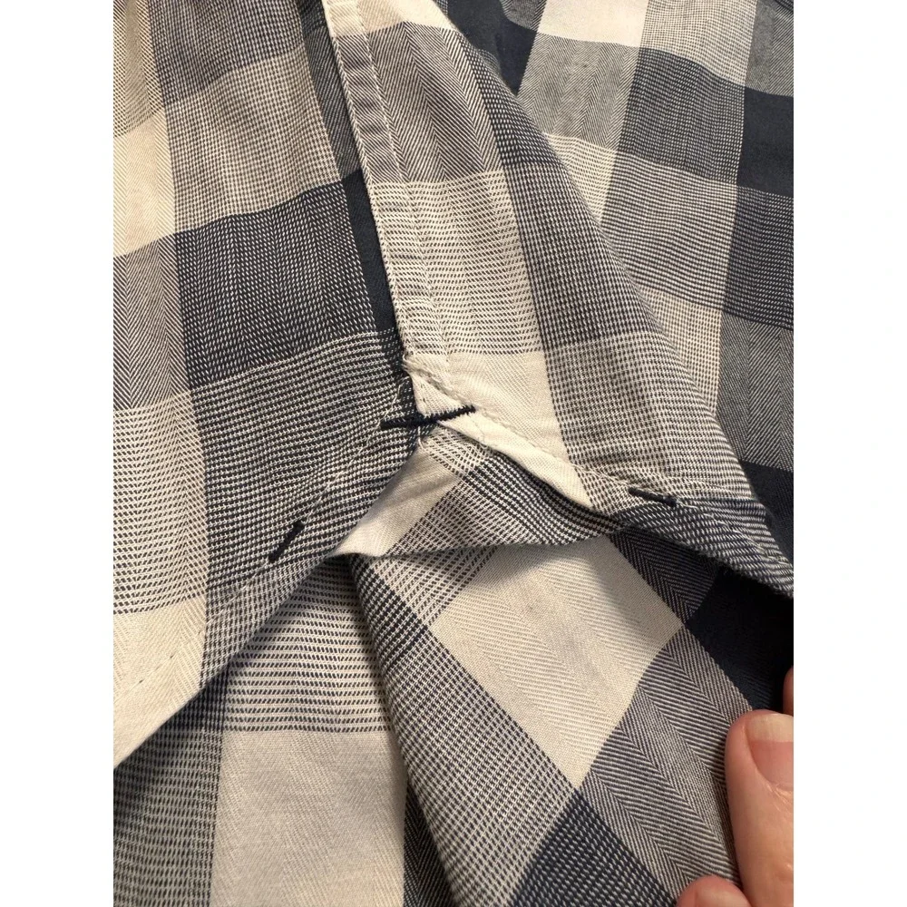 The North Face Mens Large‎ Navy Blue White Plaid Short Sleeve Button Down Shirt